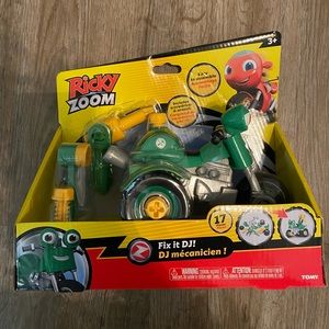New in Box TOMY Ricky Zoom Fix it DJ! Take it Apart Toy Green Ages 3+